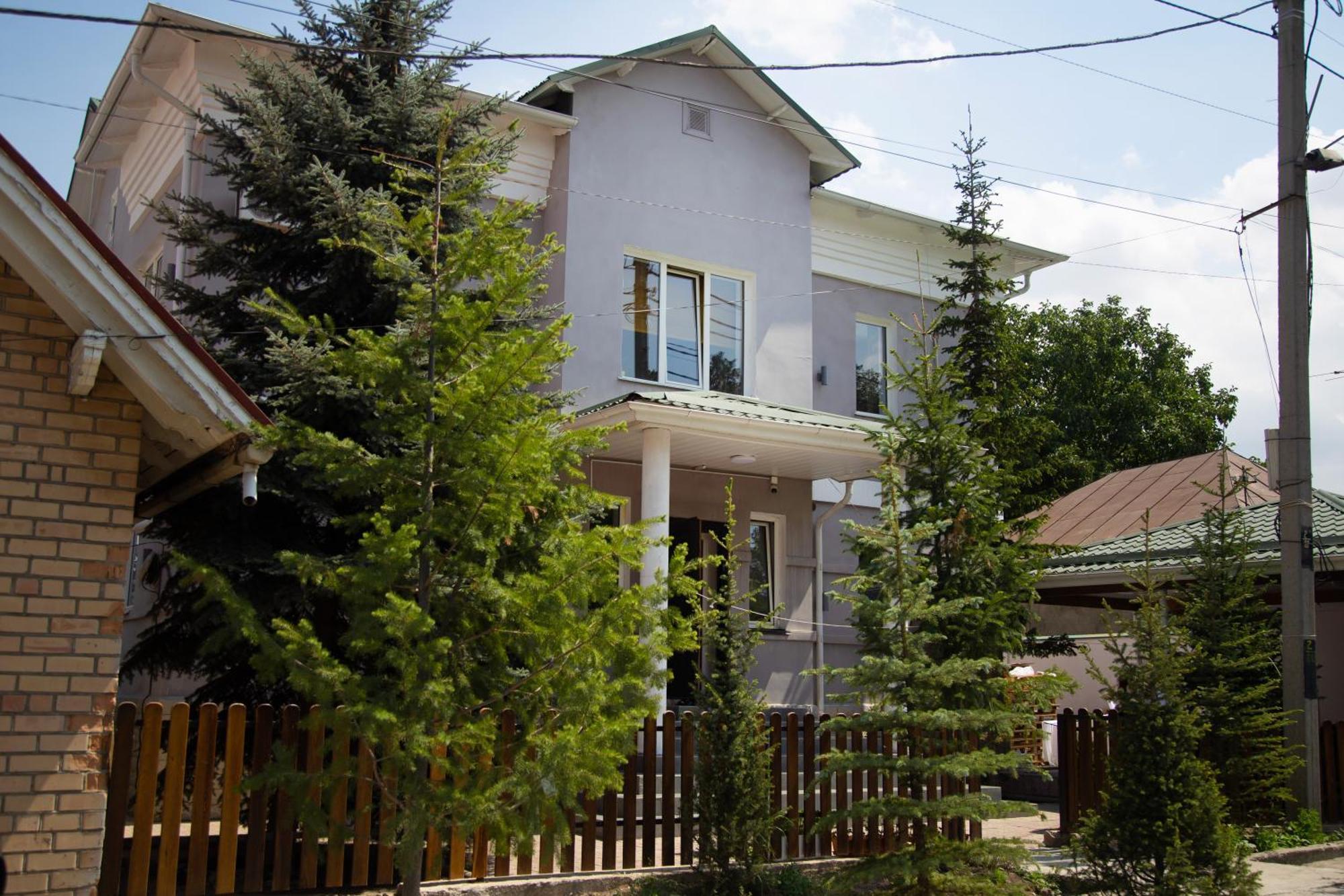 People Guest House Bichkek Extérieur photo