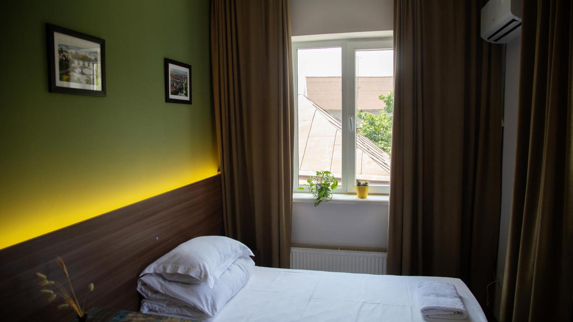 People Guest House Bichkek Extérieur photo